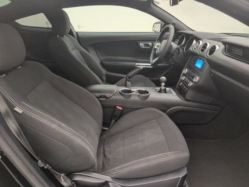 Used 2020 Ford Mustang Coupe RWD image 7