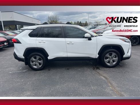 Used 2023 Toyota RAV4 XLE w/ Convenience Package FWD image 2