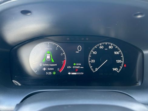 Used 2024 Honda HR-V Sport image 16