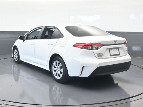 Used 2025 Toyota Corolla LE image 4