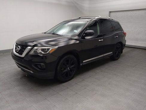 Used 2017 Nissan Pathfinder Platinum w/ Midnight Edition Package AWD/4WD image 2