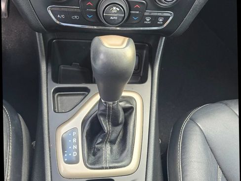 Used 2014 Jeep Cherokee Limited FWD image 21