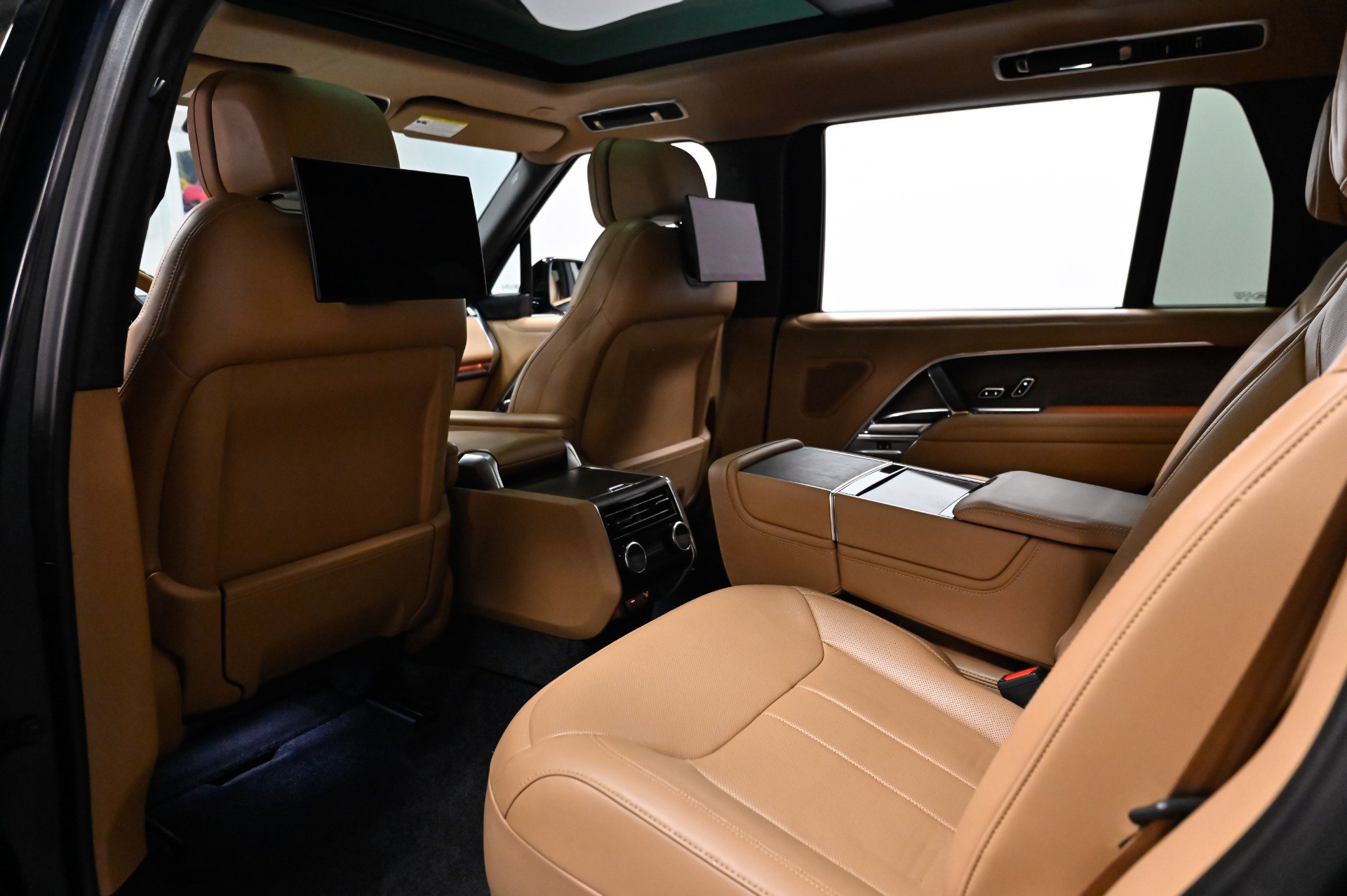 Used 2023 Land Rover Range Rover Long Wheelbase Autobiography AWD/4WD image 22