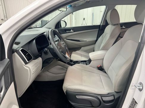 Used 2019 Hyundai Tucson SE image 18