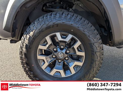 Certified 2023 Toyota Tacoma TRD Off-Road image 9