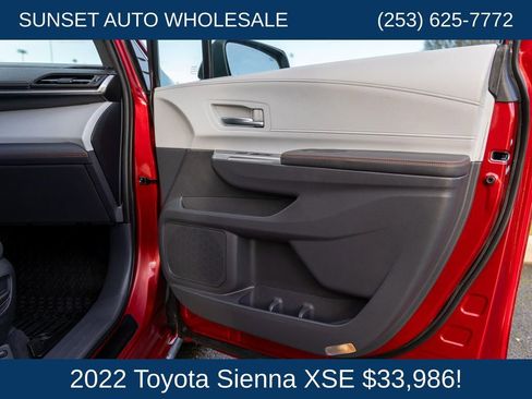 Used 2022 Toyota Sienna XSE FWD image 61