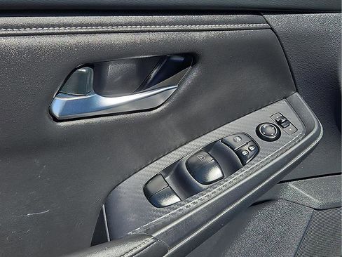 Used 2024 Nissan Sentra SV image 12