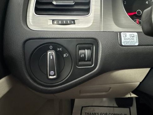 Used 2015 Volkswagen Golf TDI S FWD image 19