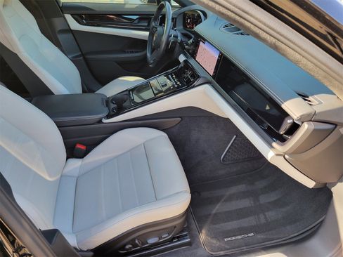 Certified 2024 Porsche Panamera image 29