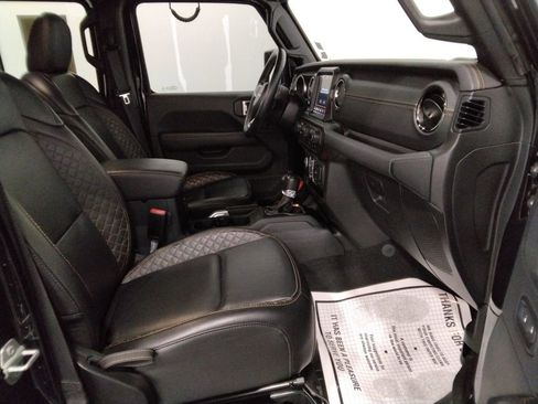 Used 2021 Jeep Gladiator Overland image 47