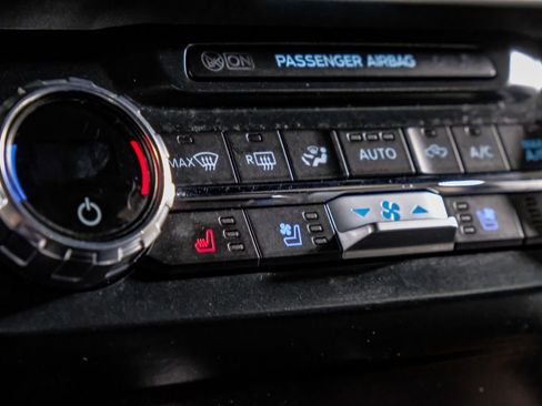 Used 2022 Ford F250 Lariat w/ Lariat Value Package image 26