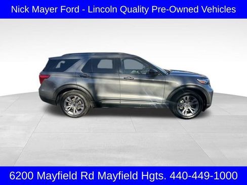 Used 2022 Ford Explorer XLT w/ Equipment Group 202A image 7