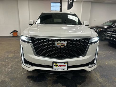 Used 2023 Cadillac Escalade Premium Luxury w/ Performance Package AWD/4WD image 2