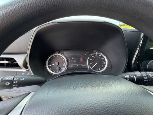 Used 2023 Toyota Highlander L AWD/4WD image 34