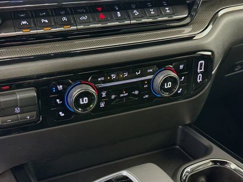 Used 2023 Chevrolet Silverado 1500 ZR2 w/ Technology Package image 17