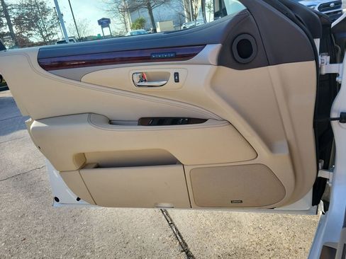 Used 2014 Lexus LS 460 image 16