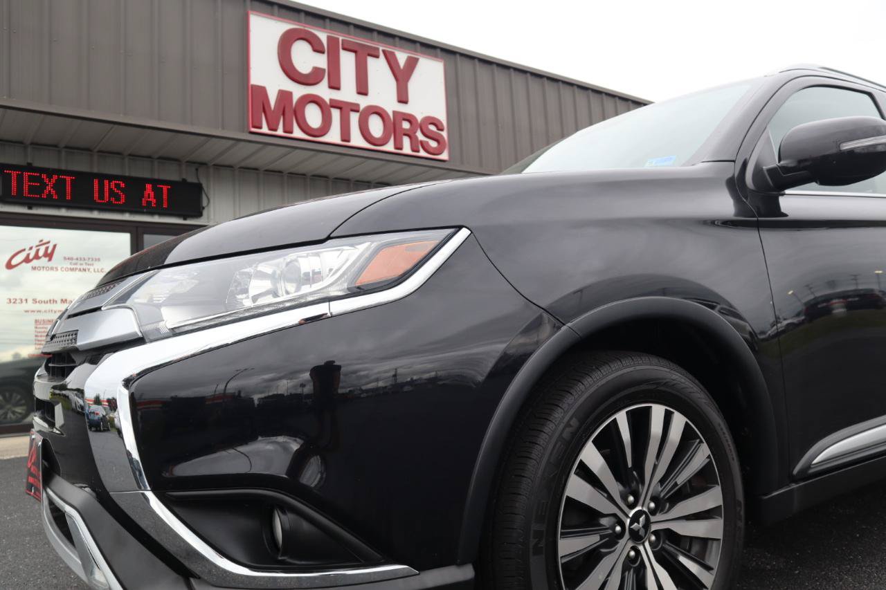 Used 2019 Mitsubishi Outlander SEL AWD/4WD image 24