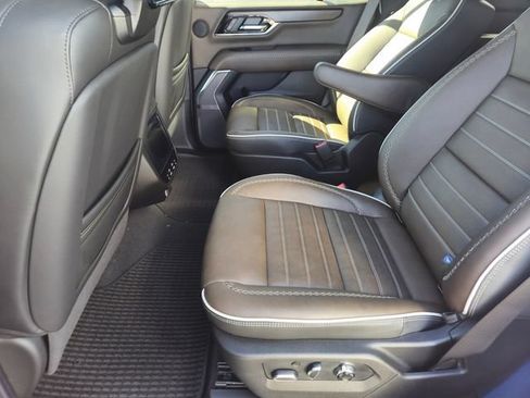 New 2026 GMC Yukon Denali Ultimate AWD/4WD image 7