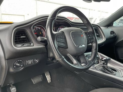 Used 2022 Dodge Challenger R/T image 9