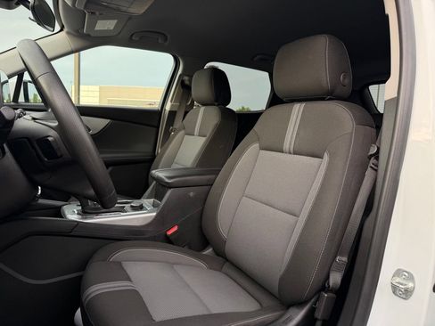 Used 2025 Chevrolet Blazer LT FWD image 10