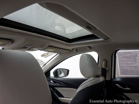 Used 2018 MAZDA MAZDA3 Grand Touring image 13