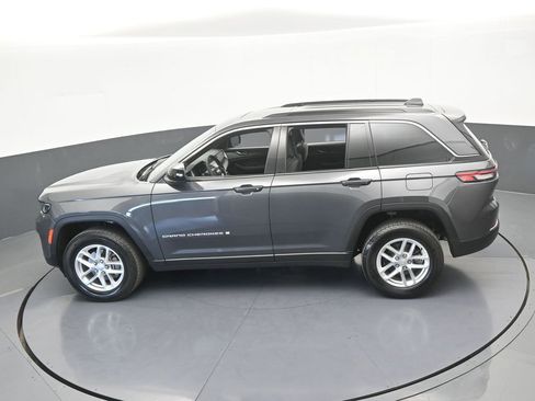 Used 2025 Jeep Grand Cherokee Laredo X RWD image 46