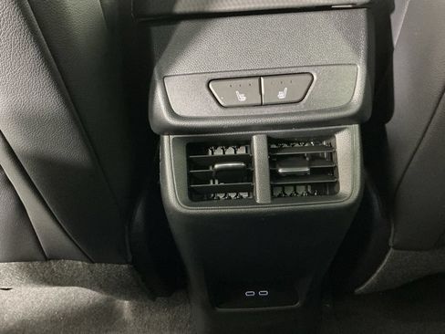 New 2026 Chevrolet Equinox RS w/ Convenience Package III AWD/4WD image 19