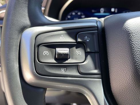 Used 2023 Chevrolet Suburban LT RWD image 9