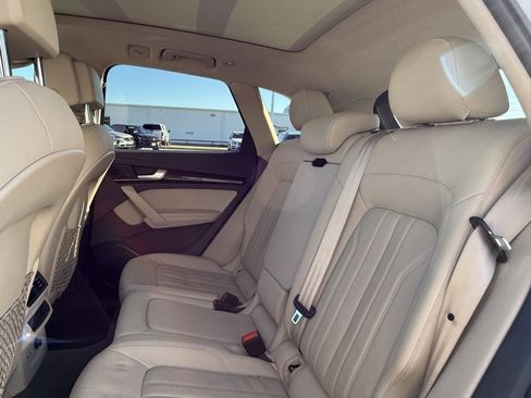 Used 2020 Audi Q5 2.0T Premium Plus w/ Premium Plus Package image 3