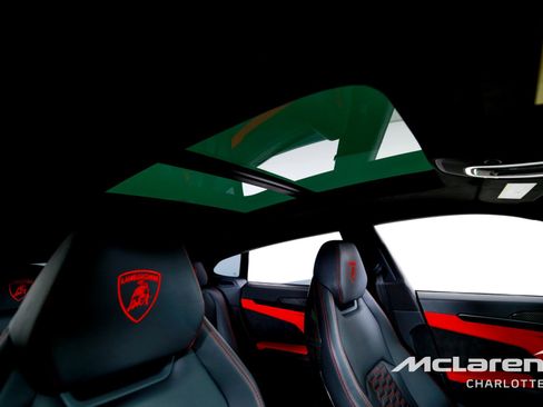Used 2022 Lamborghini Urus AWD/4WD image 30