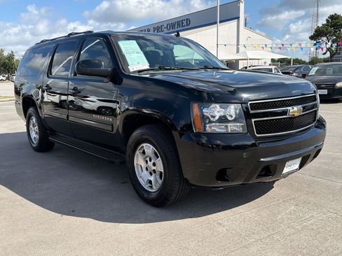 Certified 2011 Chevrolet Suburban LS RWD image 7