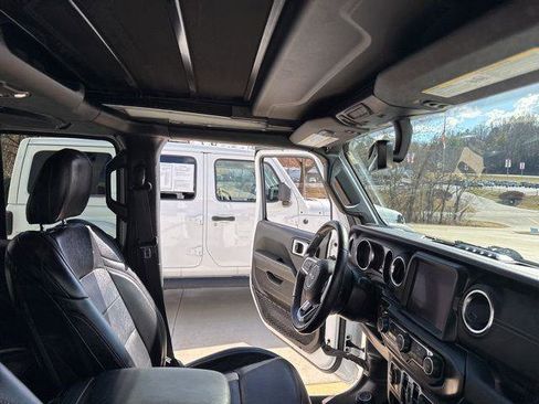 Used 2022 Jeep Wrangler Unlimited Sahara w/ Cold Weather Group image 37