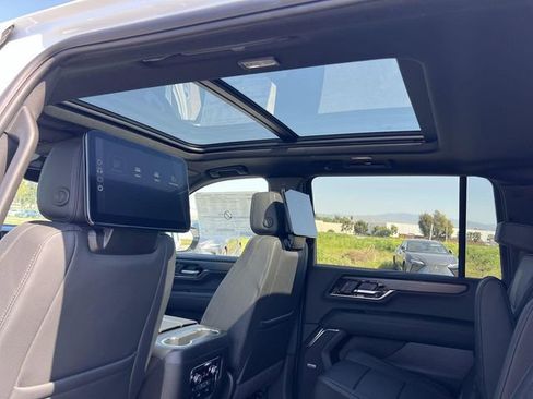 New 2026 GMC Yukon XL Denali w/ Denali Reserve Package image 28