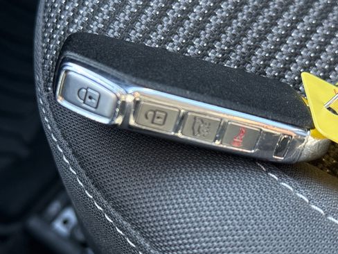 Certified 2020 Kia Niro LXS image 27