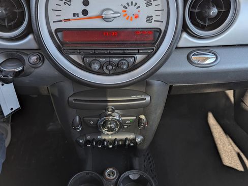Used 2011 MINI Cooper Hardtop image 10