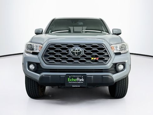 Used 2021 Toyota Tacoma TRD Off-Road w/ Technology Package AWD/4WD image 2