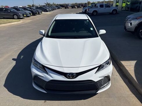 Used 2024 Toyota Camry LE image 3