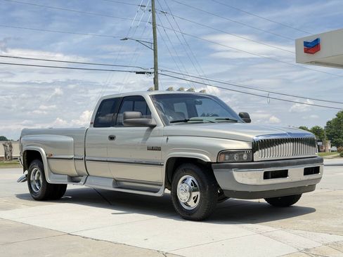 Used 1997 Dodge Ram 3500 Truck 2WD Club Cab image 3