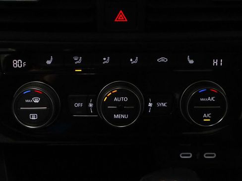 Used 2023 Volkswagen Jetta SE w/ Panoramic Sunroof Package FWD image 30