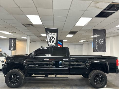Used 2016 GMC Sierra 3500 Denali w/ Duramax Plus Package image 11