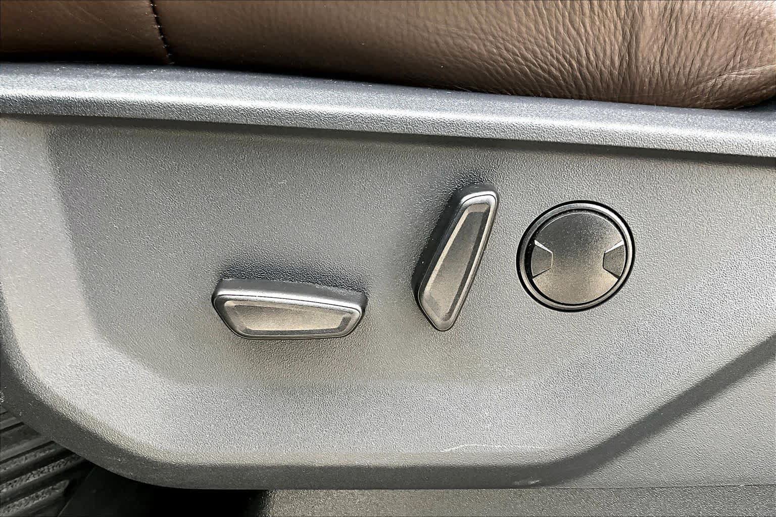 Used 2025 Ford Expedition King Ranch AWD/4WD image 30