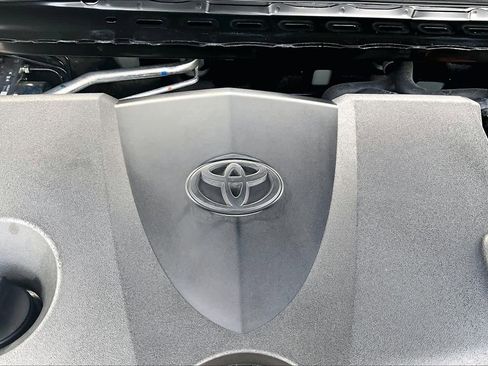 Used 2025 Toyota Camry LE image 33