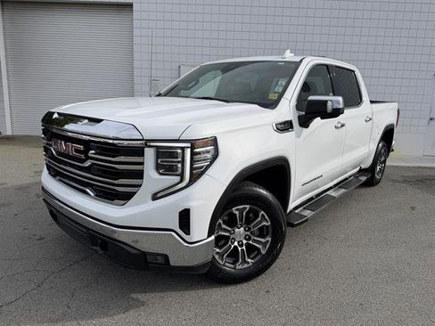 Used 2024 GMC Sierra 1500 SLT image 1
