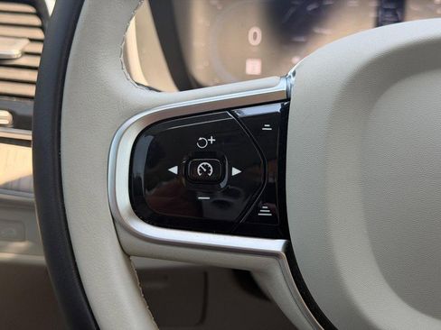 Certified 2024 Volvo XC90 B6 Ultimate w/ Protection Package Premier AWD/4WD image 18