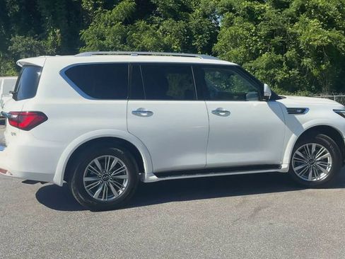 Used 2018 INFINITI QX80 4WD w/ Driver Assistance Package image 9