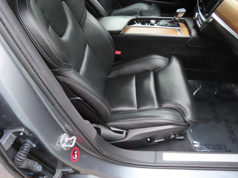 Used 2018 Volvo S90 T6 Inscription w/ Convenience Package image 16