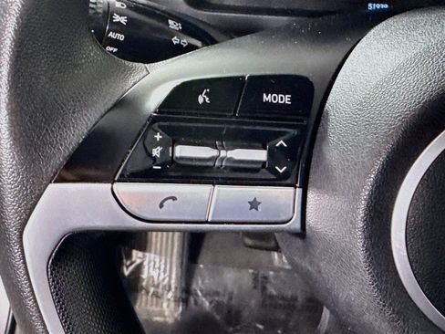 Used 2025 Hyundai Elantra SE FWD image 14