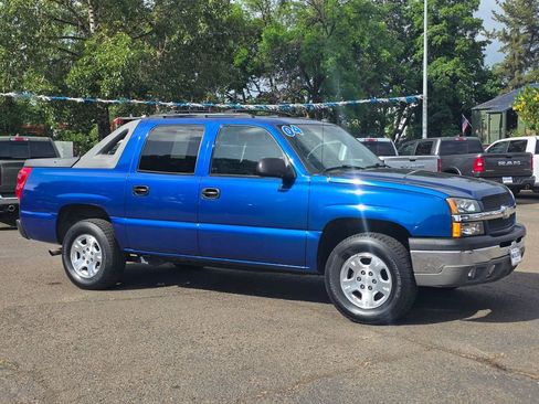 Used 2004 Chevrolet Avalanche Z71 w/ Preferred Equipment Group AWD/4WD image 3