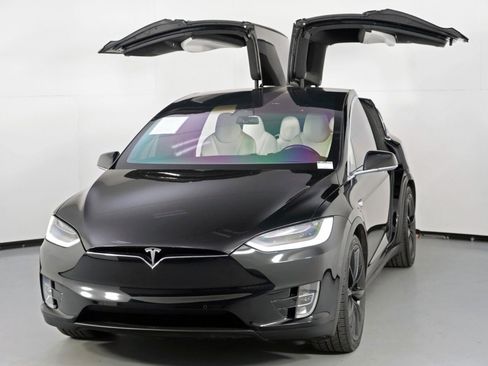 Used 2018 Tesla Model X 100D image 45