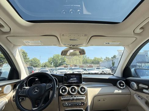 Used 2018 Mercedes-Benz GLC 300 GLC 300 4MATIC AWD 4dr SUV image 18